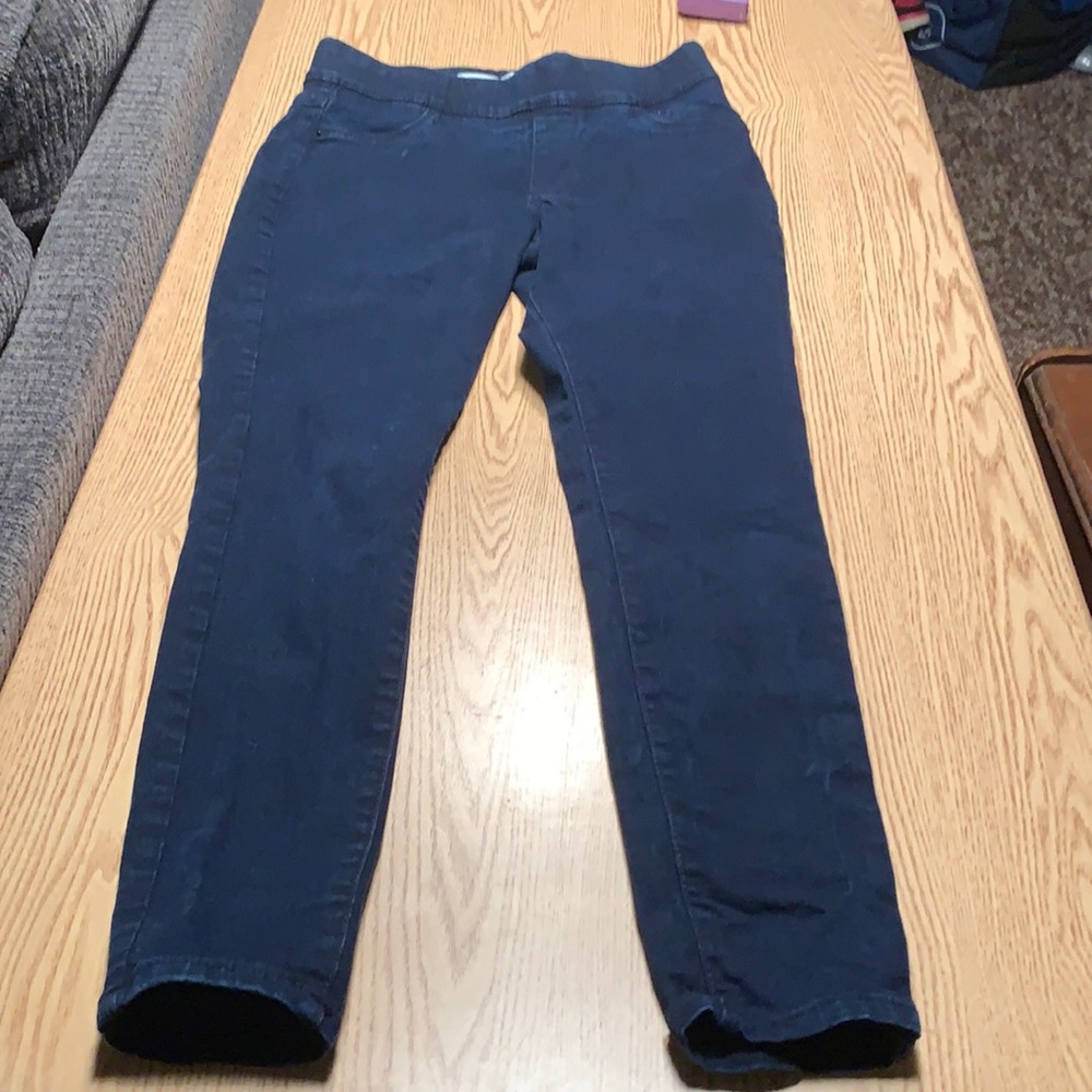 Old Navy supper skinny size 4 petite